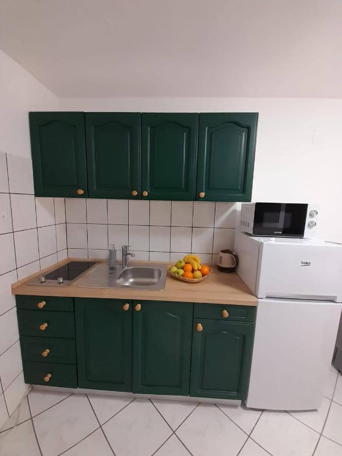 Apartmani Dorijan Vrsi Exterior foto