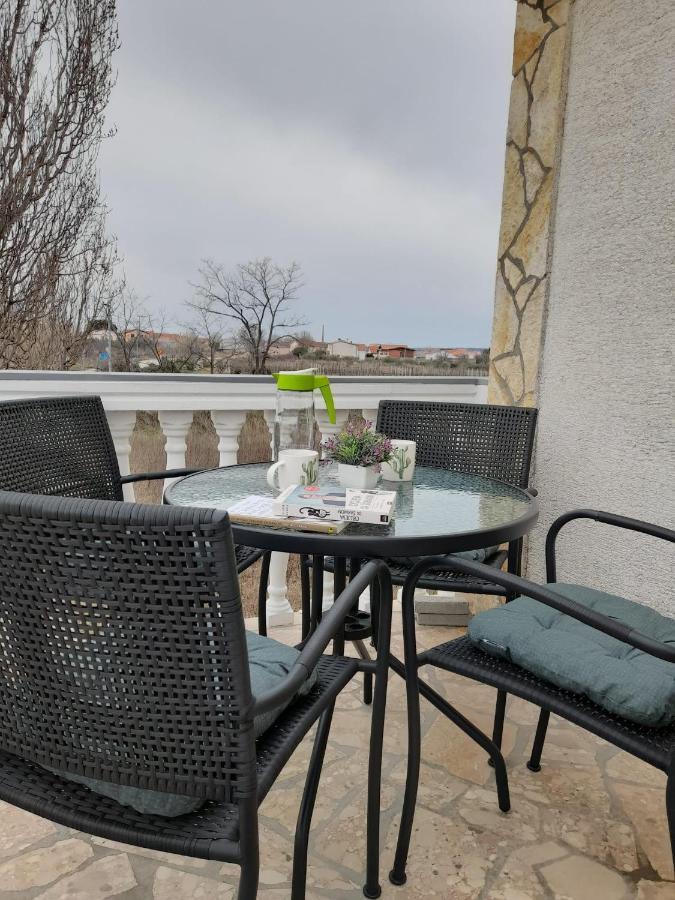 Apartmani Dorijan Vrsi Exterior foto